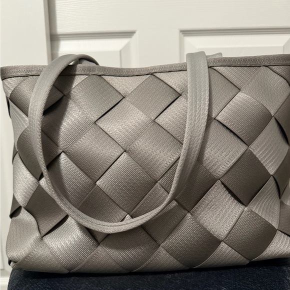 Gorgeous Gray Maggie Bags Seatbelt Handbag With Contrast Purple Lining - Picture 3 of 4